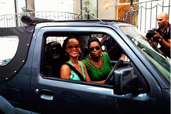Rihanna se lleva a sus fans de vacaciones