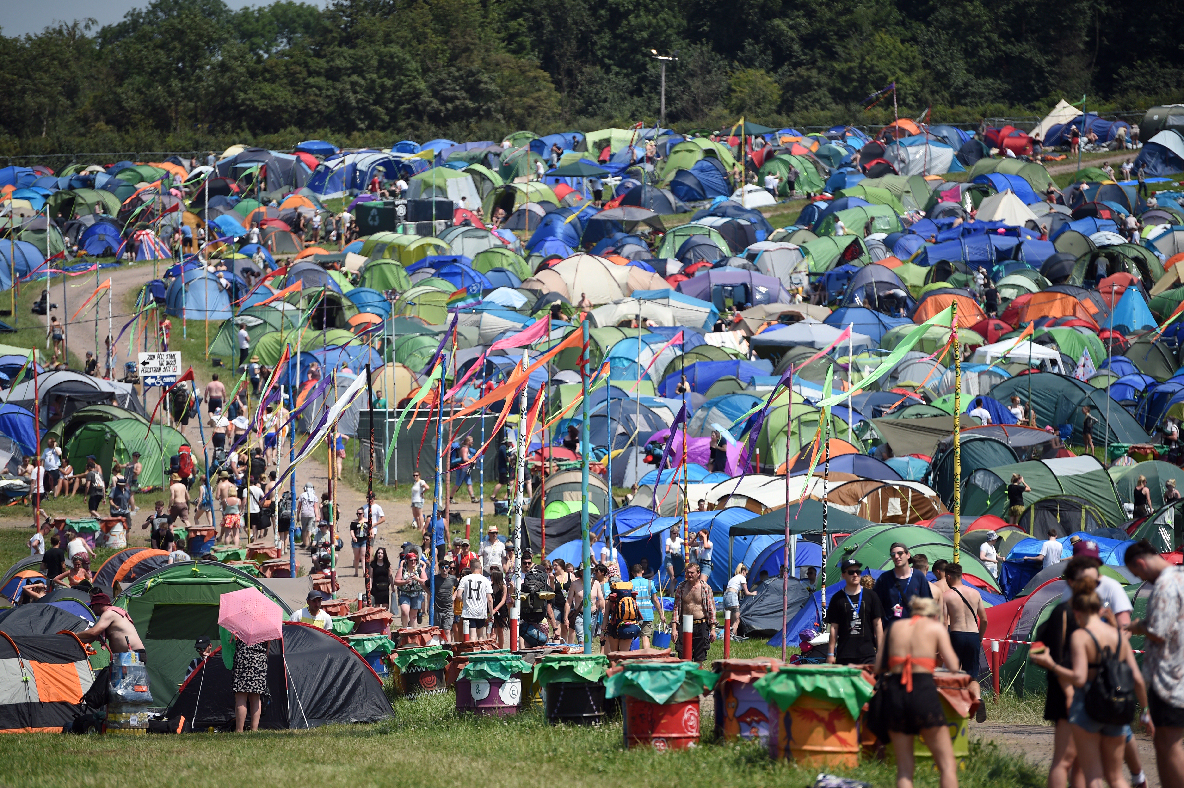 Festival británico de rock Glastonbury abre sus puertas