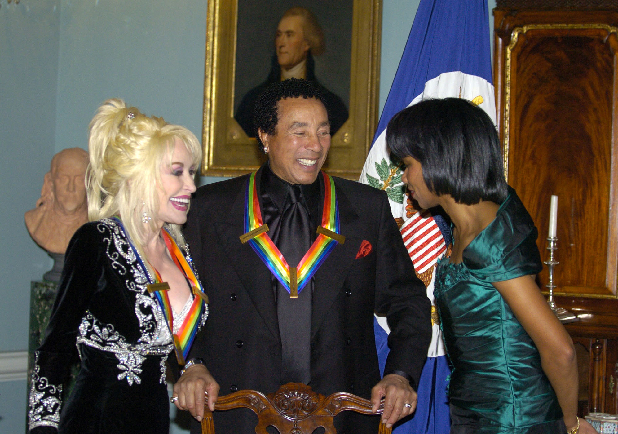 Ni de Trump ni de nadie: cómo Dolly Parton mantuvo a los presidentes a distancia