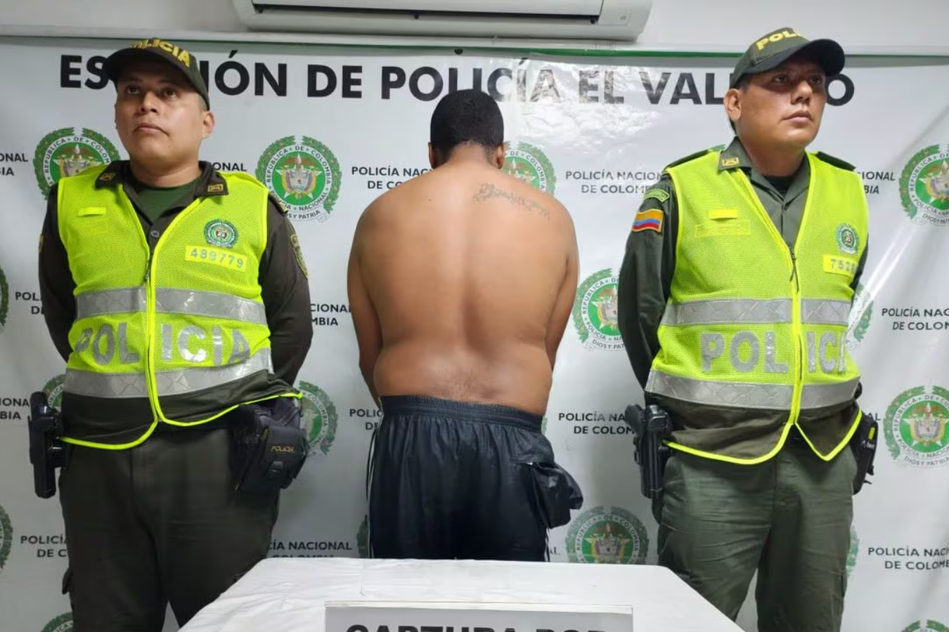 Capturan a hombre que asesinó a su mamá y cargó el cadáver en plena calle de Cali
