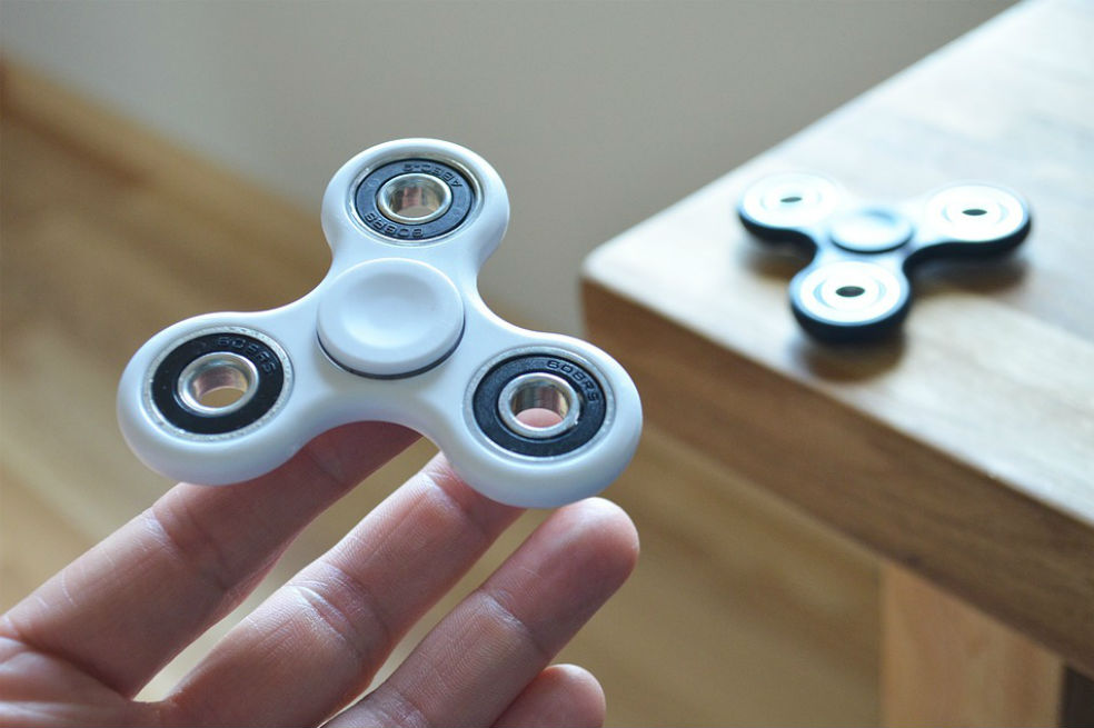 Empresa japonesa saca un «hand spinner» de lujo, que rueda más de 12 minutos