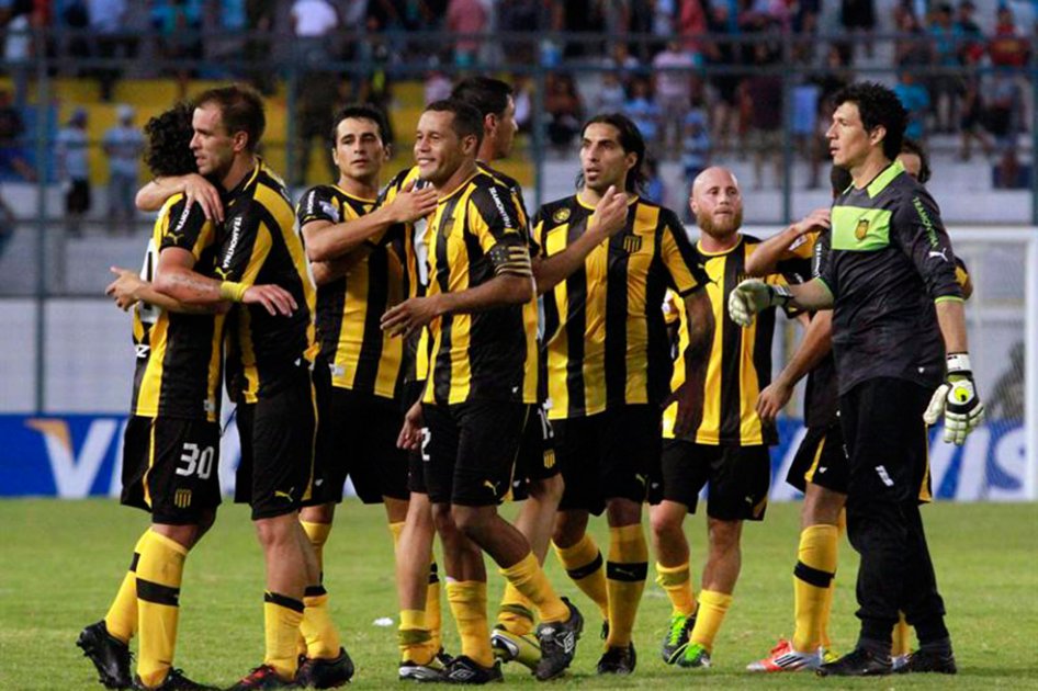 Peñarol venció a Emelec en Copa Libertadores
