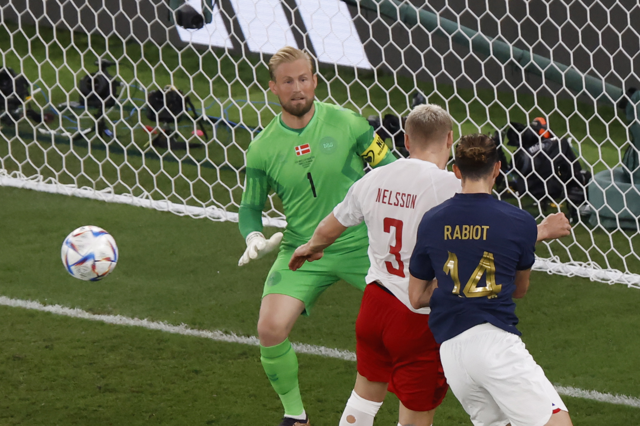 Doha (Qatar), 26/11/2022.- Adrien Rabiot (R) of France in action against Victor Nelsson (C) and Kasper Schmeichel (L) of Denmark during the FIFA World Cup 2022 group D soccer match between France and Denmark at Stadium 947 in Doha, Qatar, 26 November 2022. (Mundial de Fútbol, Dinamarca, Francia, Catar) EFE/EPA/Rolex dela Pena