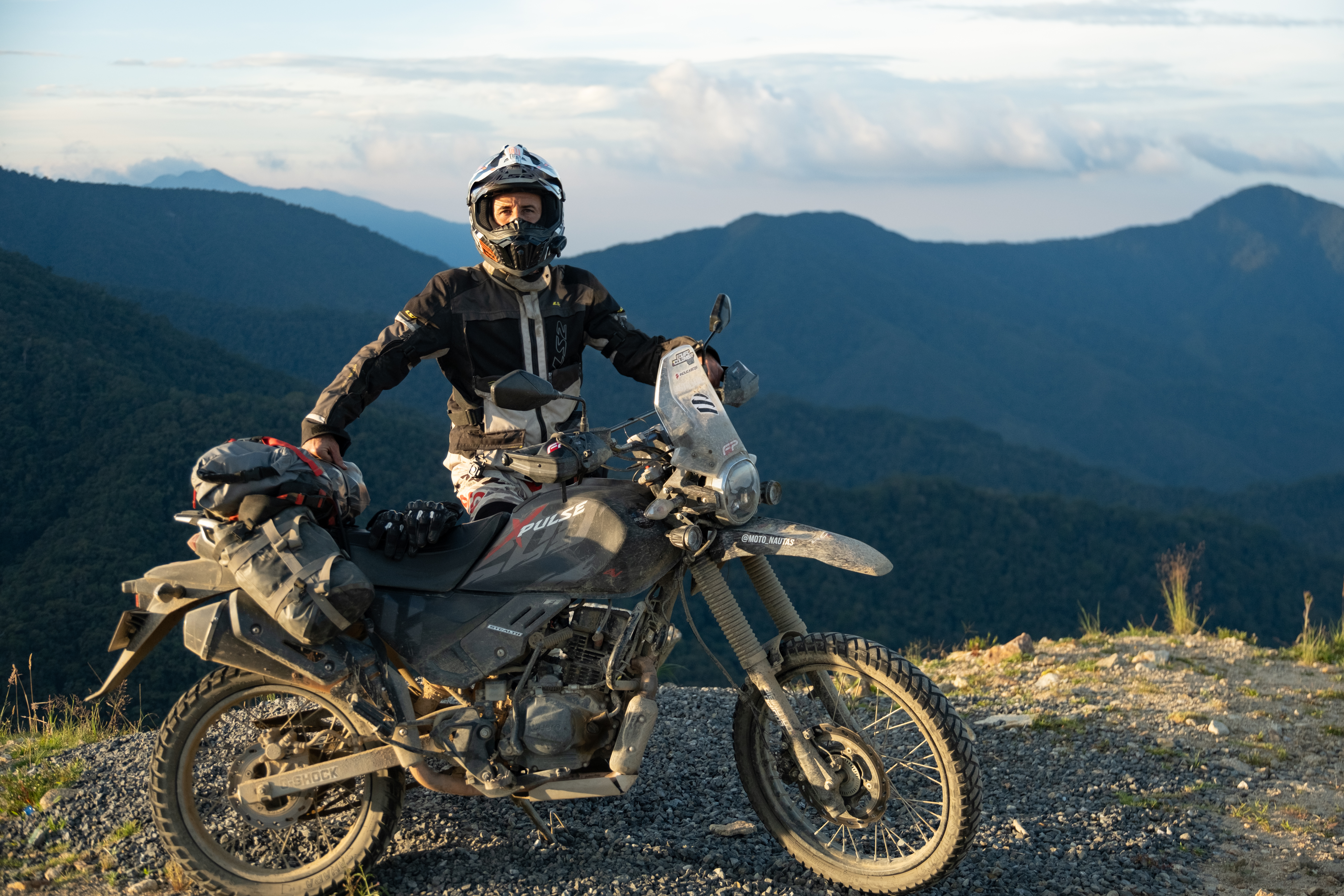 Castro es el piloto oficial de la marca Hero Motos Colombia.
