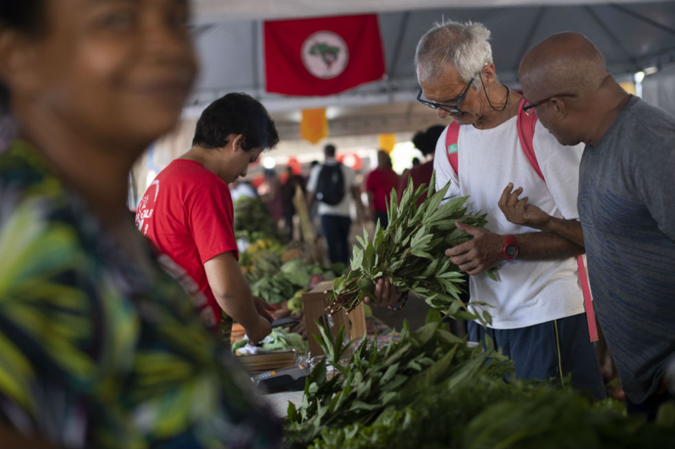 Pequeños agricultores brasileños, preocupados por la llegada de Bolsonaro