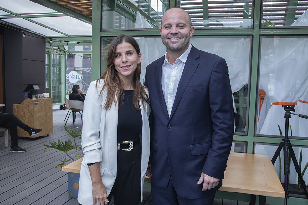 María Fernanda Yepes regresó a la vida social en un evento de cuidado de la piel