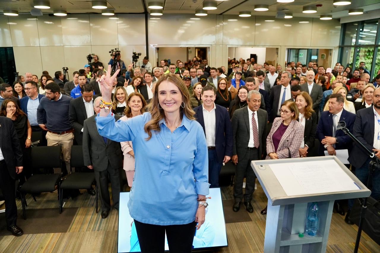 Paloma Valencia lanza su propuesta de seguridad: asistieron excancilleres y  excomandantes