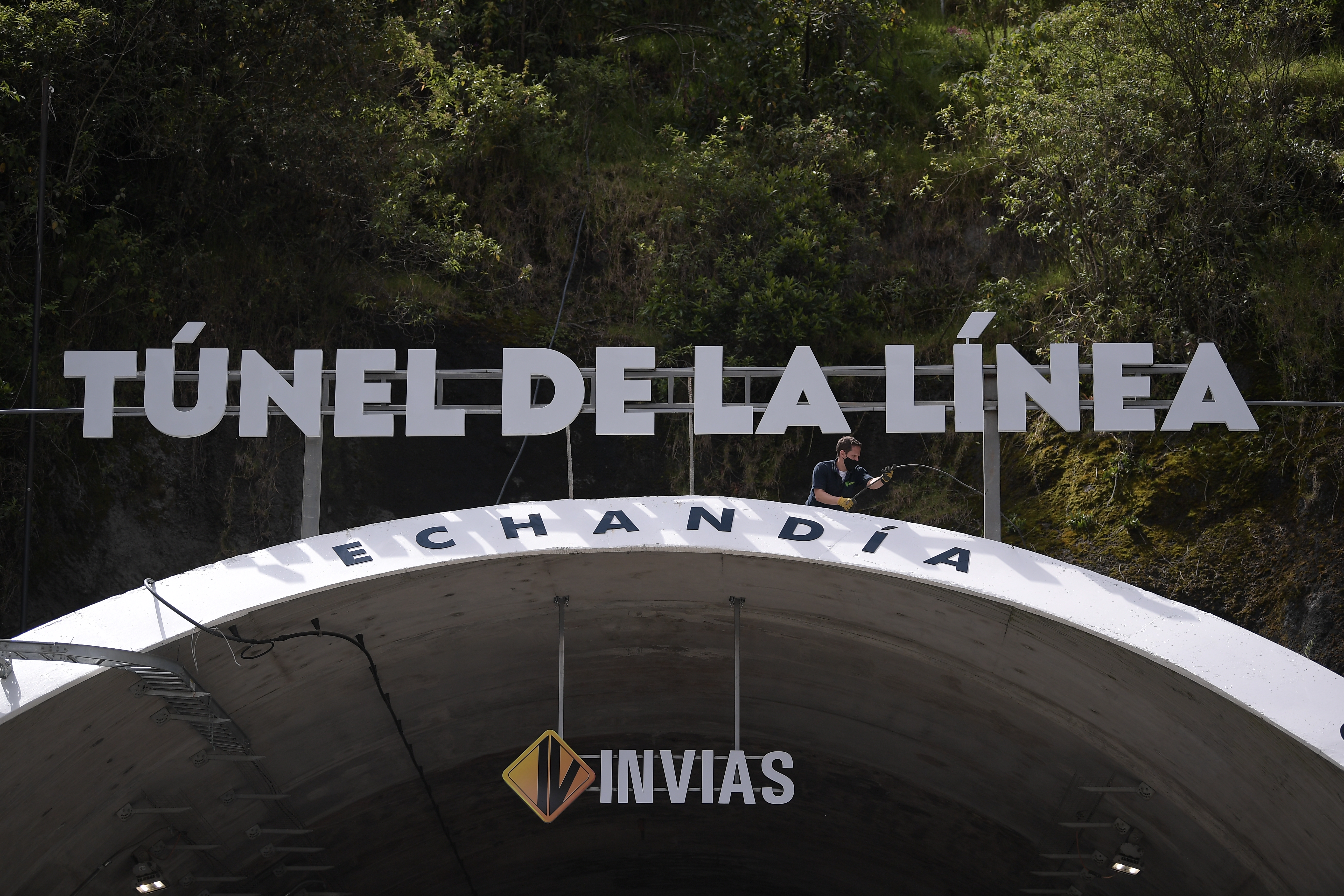 Inauguración de esta obra por parte del presidente Iván Duque en compañía de la vicepresidenta y la ministra de Transporte entre otros.