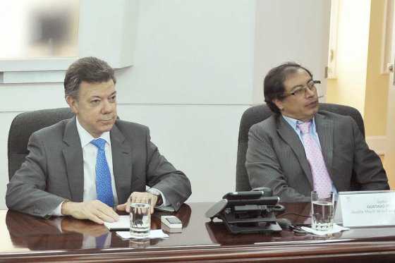 «Yo no declaro la guerra»: Petro a Santos