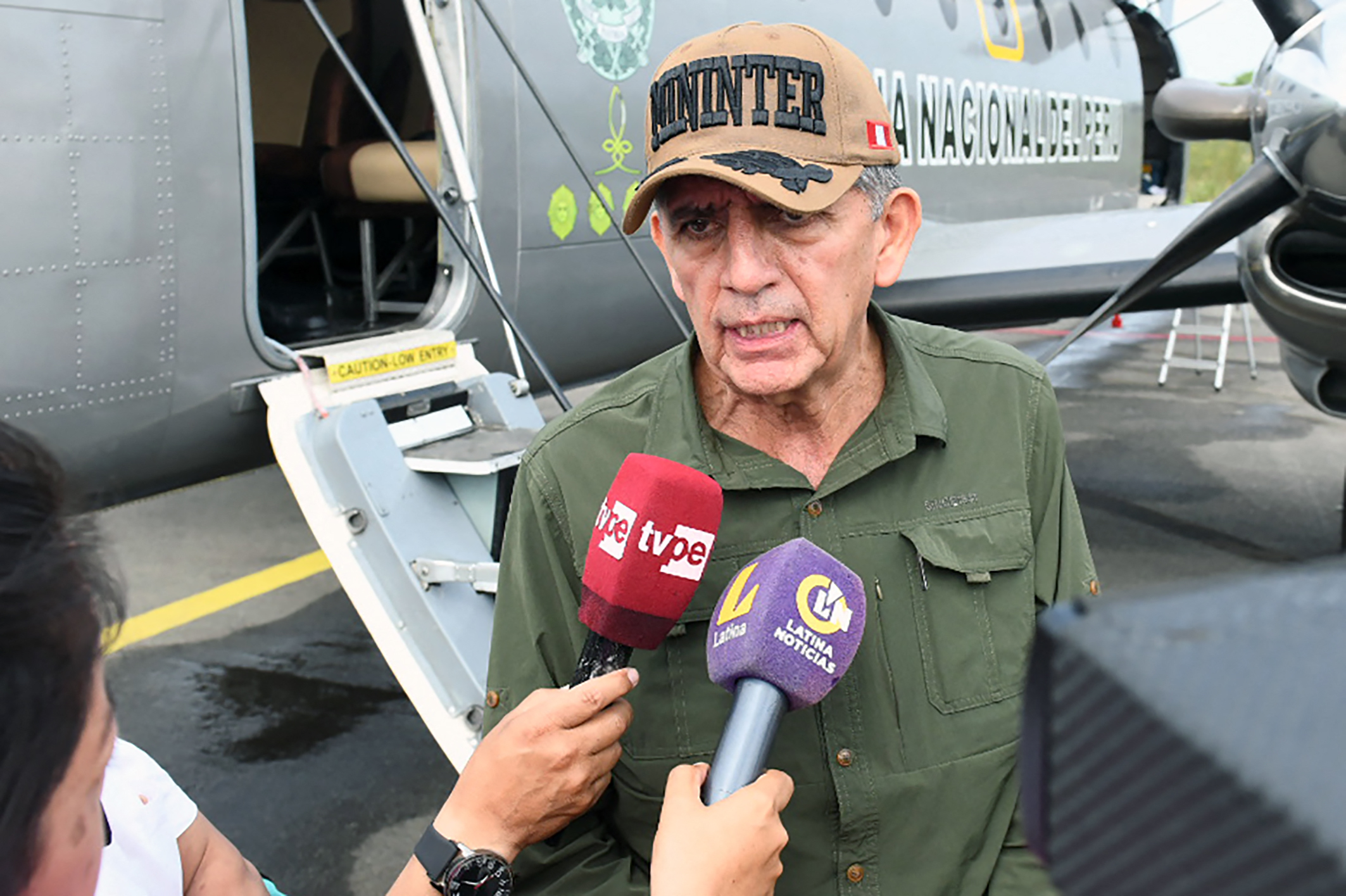 “Rolexgate” en Perú: renunció el ministro del Interior tras allanamiento a Boluarte