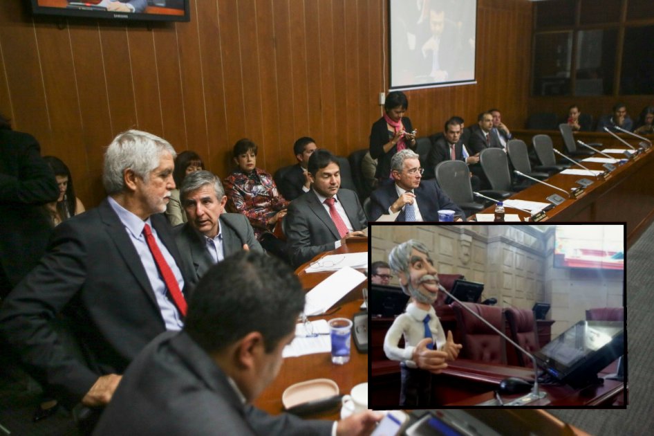 Ante la ausencia del alcalde de Bogotá en el Congreso para discutir su Plan de Desarrollo, este lunes le tenían su reemplazo: un alcalde de plastilina. / Alcaldía de Bogotá - Ángela Robledo