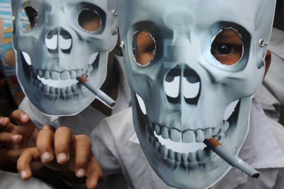 OMS pide luchar contra la publicidad «exótica» del tabaco