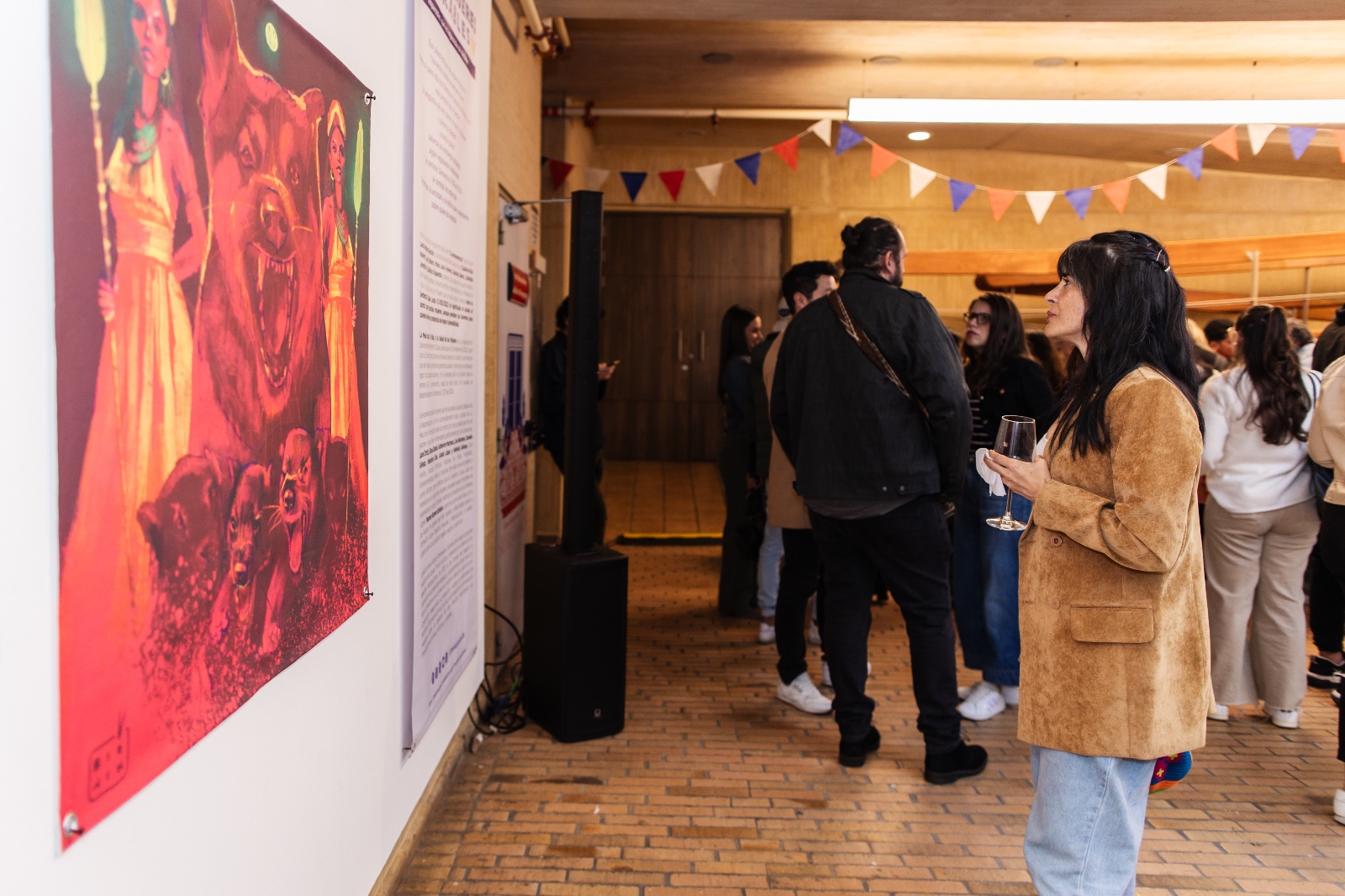 La exposición artística que retrata las barreras para acceder al aborto en el país