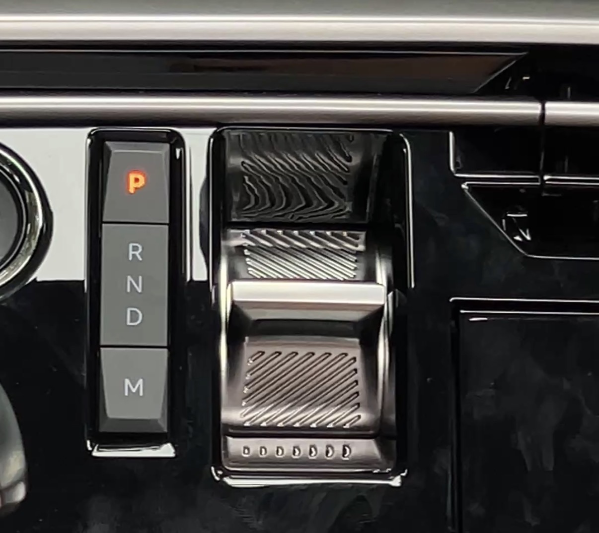 Peugeot incorporó una caja automática de seis velocidades.