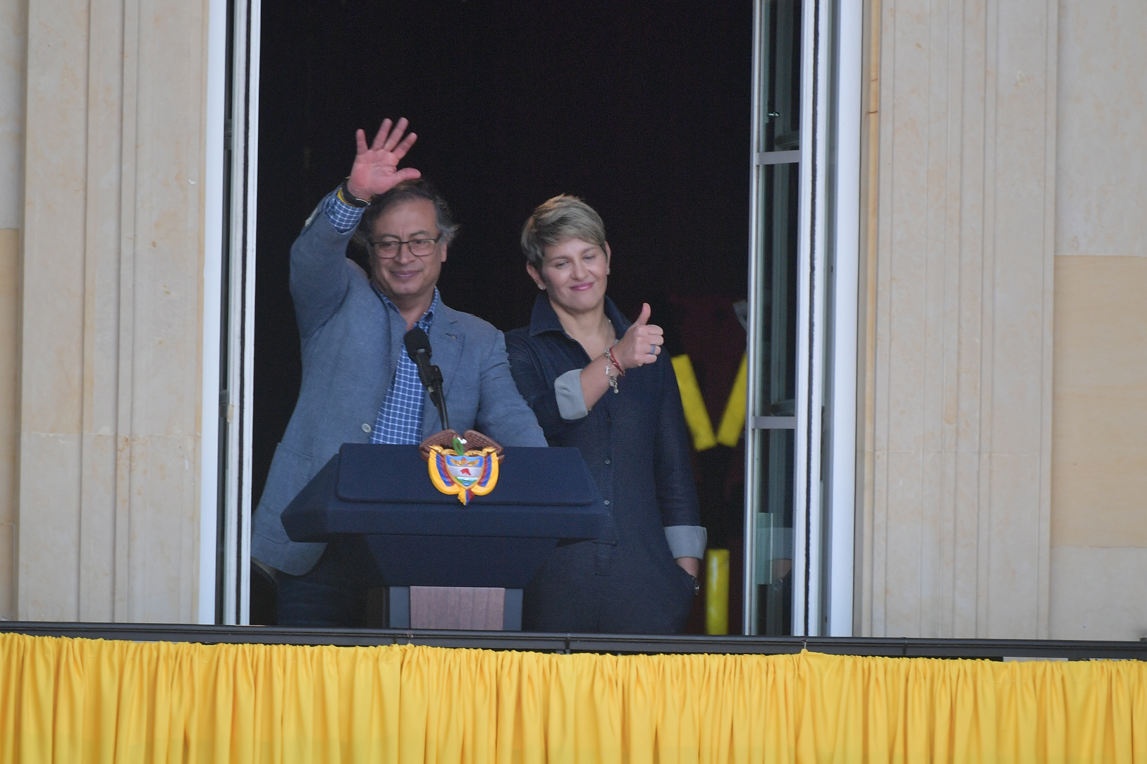 Presidente de Colombia con la primera dama Verónica Alcocer, balconazo 1º de Mayo 2023.