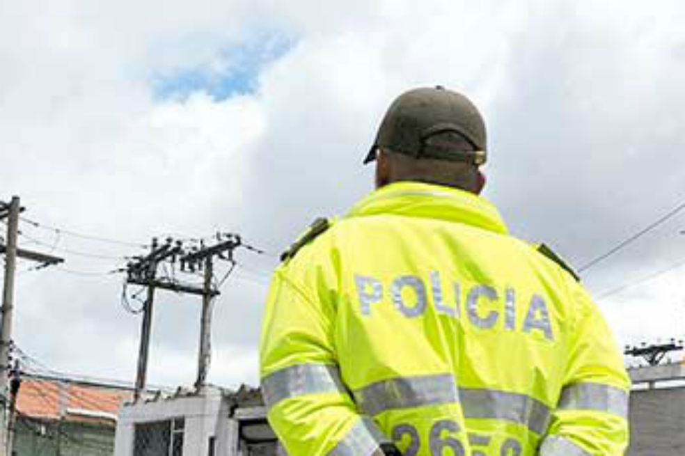 Prisión domiciliaria para policías investigados por casos de corrupción en Bogotá