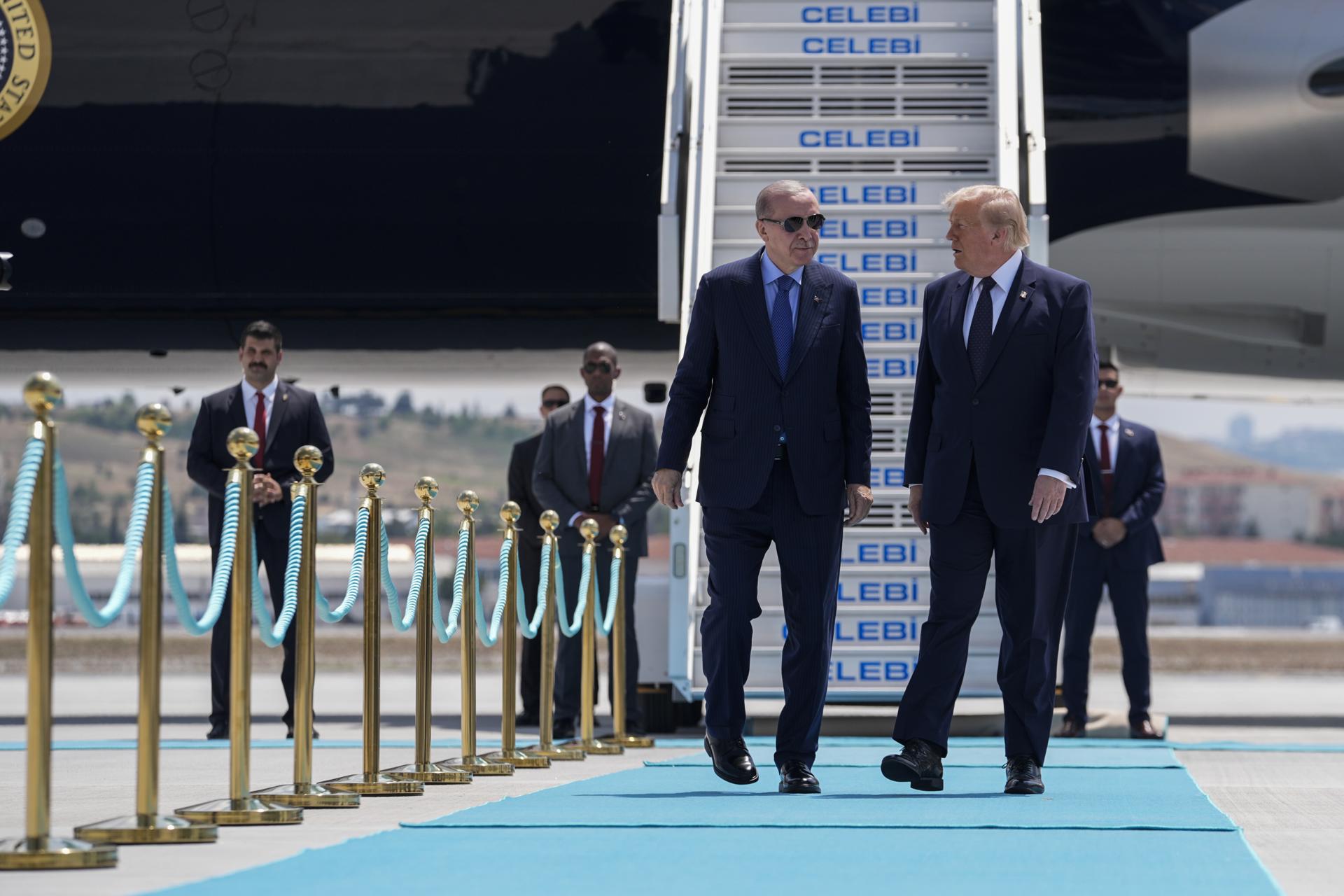 Trump insiste en que EE. UU. anexione Groenlandia tras su llegada a la cumbre de la OTAN