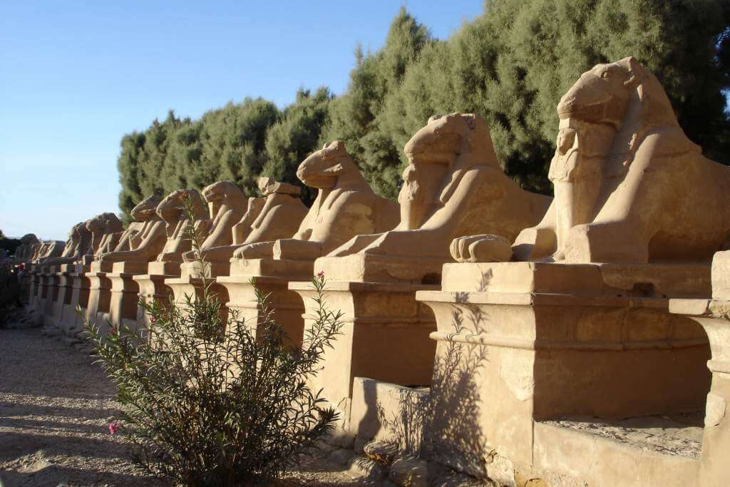 Abren al público el templo de Opet en Luxor tras meses de restauración