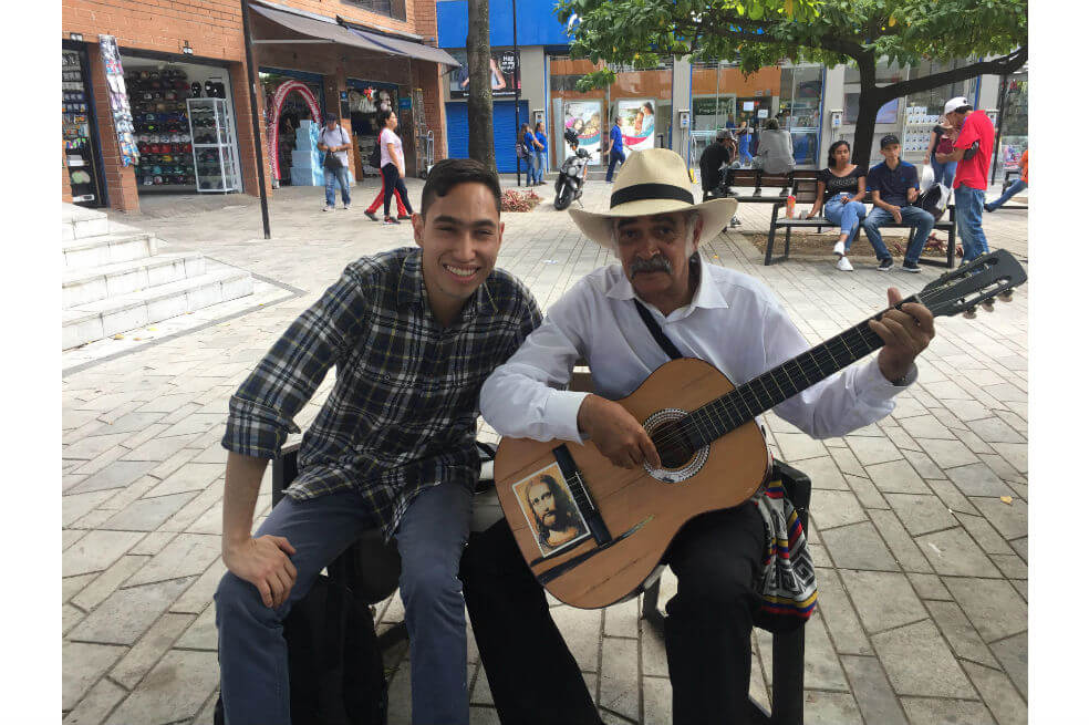 Don José, tiempo después de que fuera discriminado en un restaurante