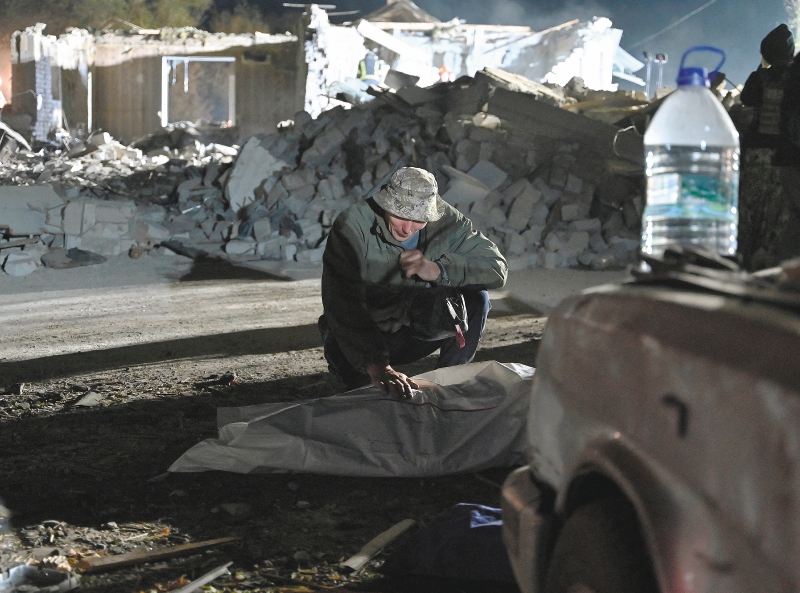 Bombardeo contra civiles en Ucrania: “muestra” de que el apoyo no puede flaquear