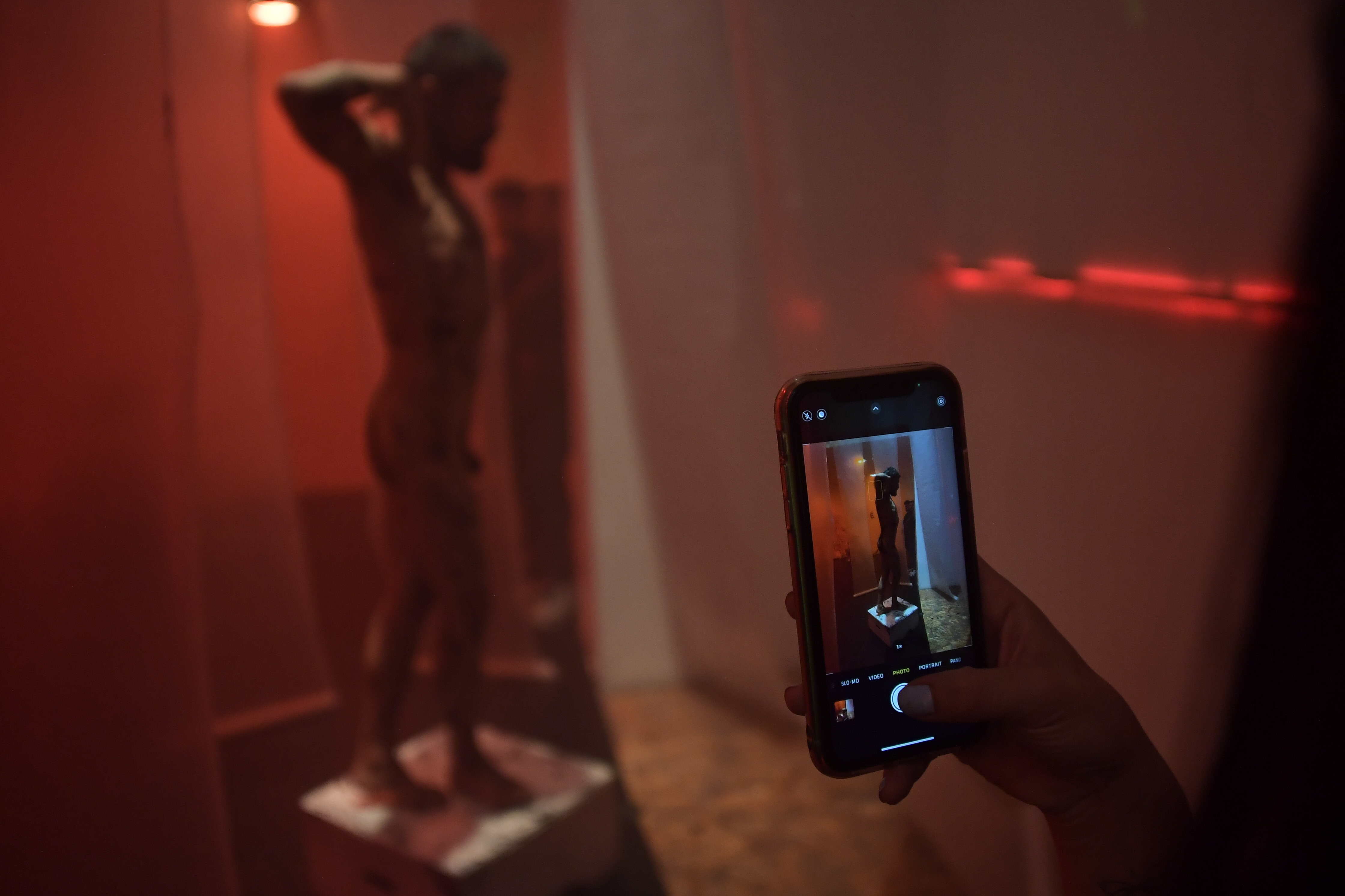 “Cuarto Oscuro”, una obra que va más allá de la diversidad