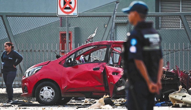 Ecuador le pide ayuda a la Policía colombiana para enfrentar la ola de violencia