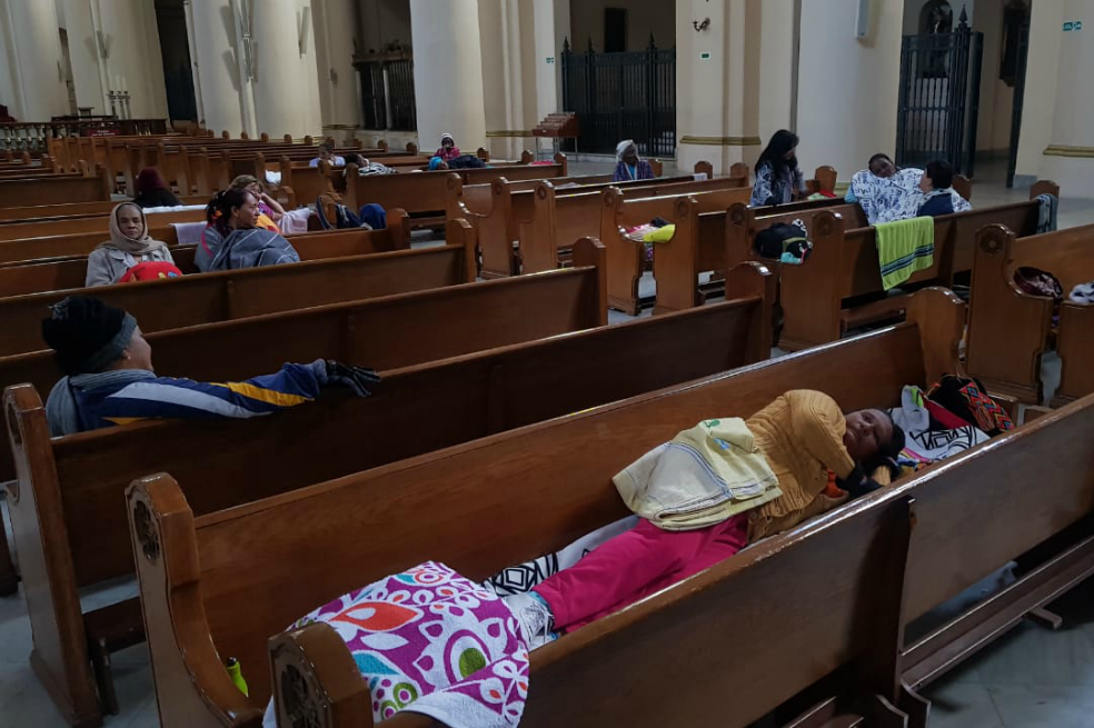 Madres comunitarias continúan huelga en Catedral Primada de Bogotá