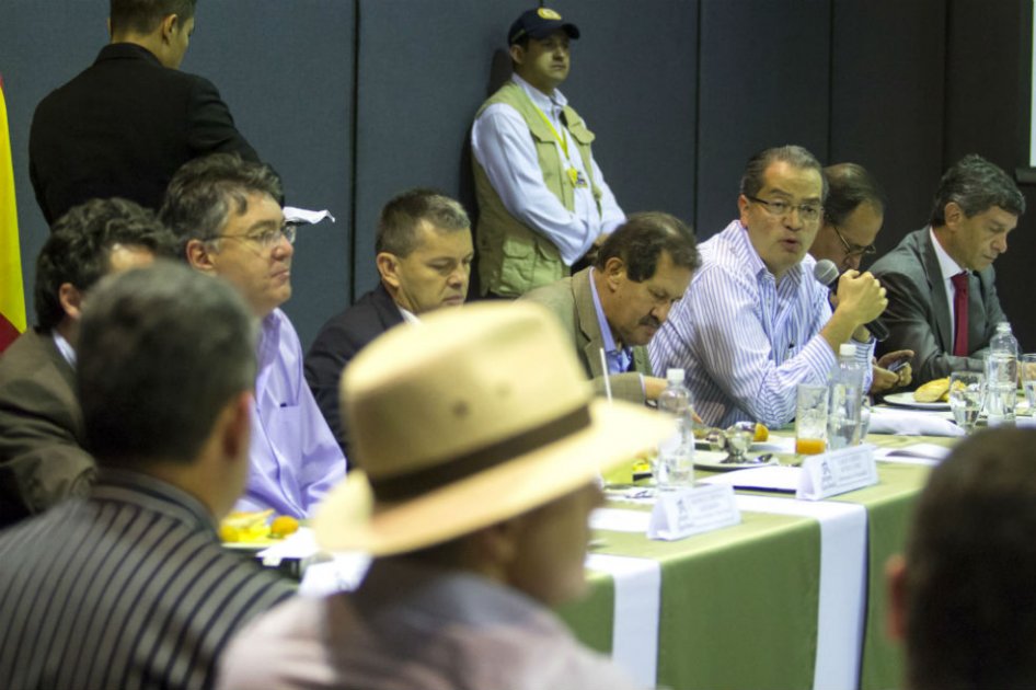 Gobierno Nacional y líderes cafeteros concertan para levantar paro