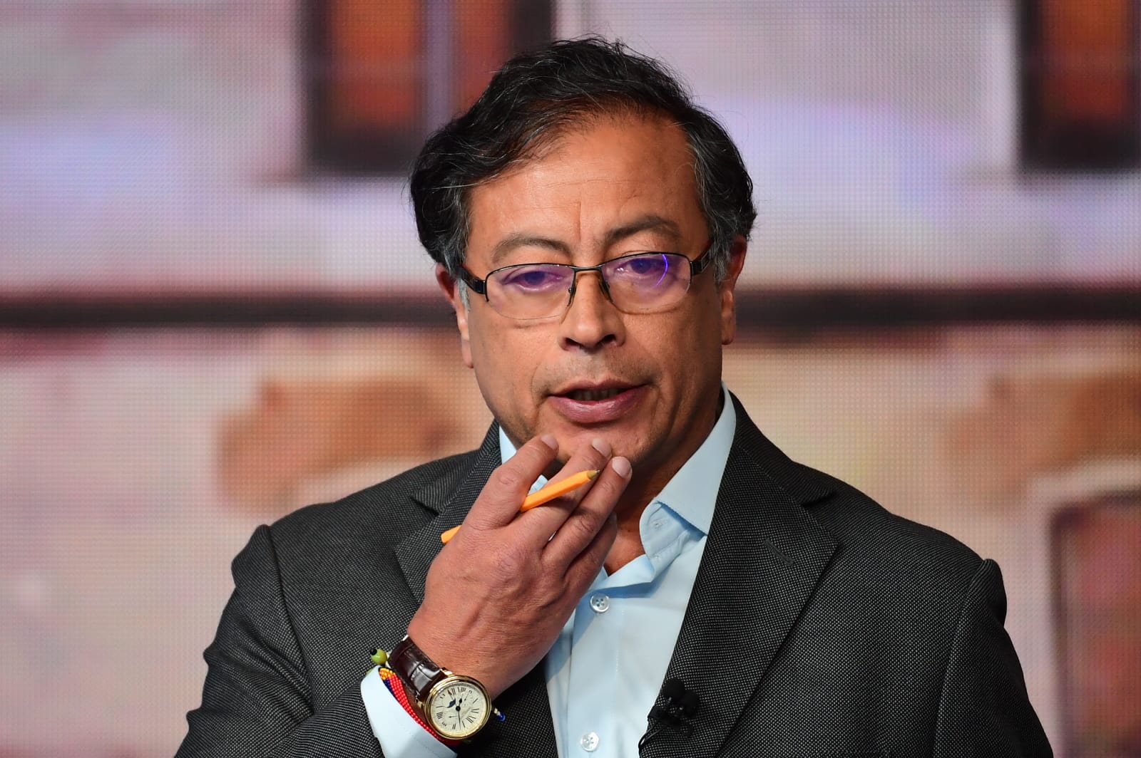 Aprobación del presidente Gustavo Petro cayó al 32 %, según encuesta de Invamer