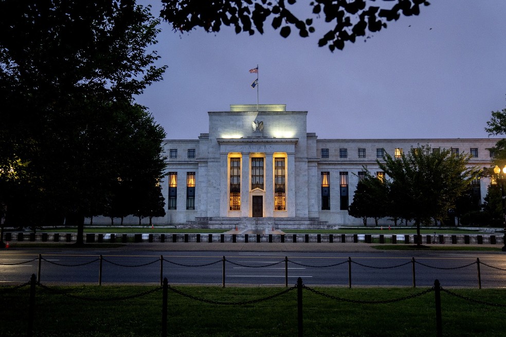 Fed comenzará a reducir estímulos con la inflación al acecho