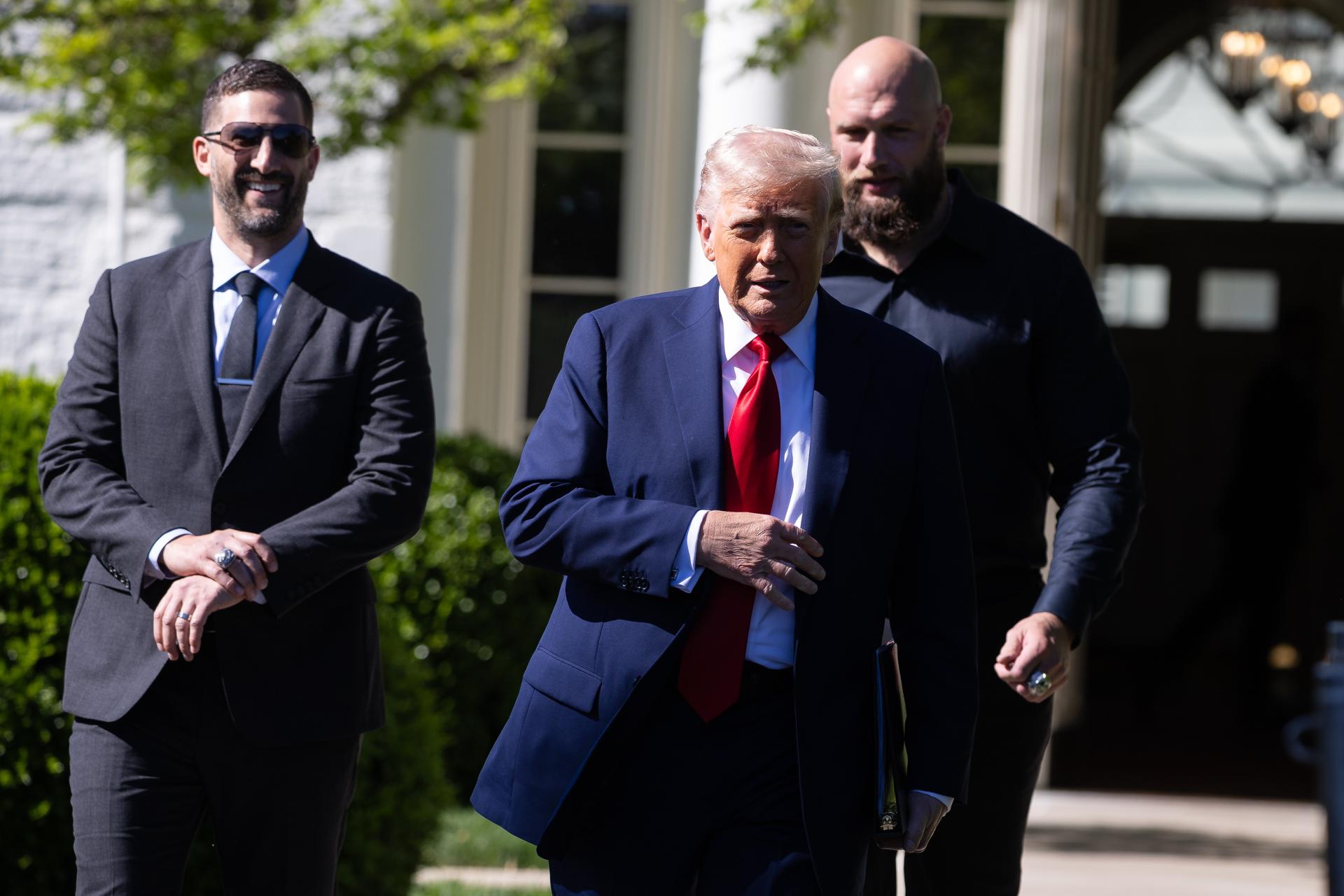 Cien días de Trump: ante la ansiedad, vuelve a Michigan para ratificar sus  apoyos