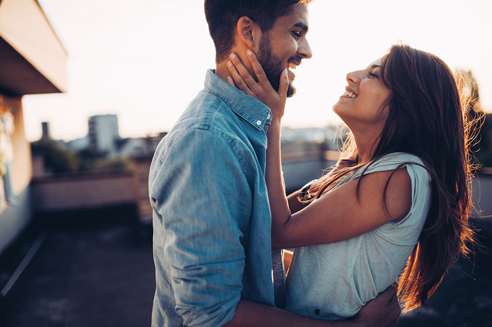 Según un estudio, las mujeres buscan hombres parecidos a sus hermanos