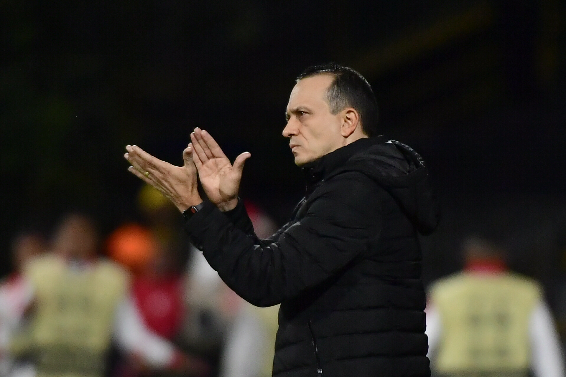 Director técnico de Medellín, en el partido de vuelta ante Santa Fe por los cuartos de final de la Copa Betplay 2025.