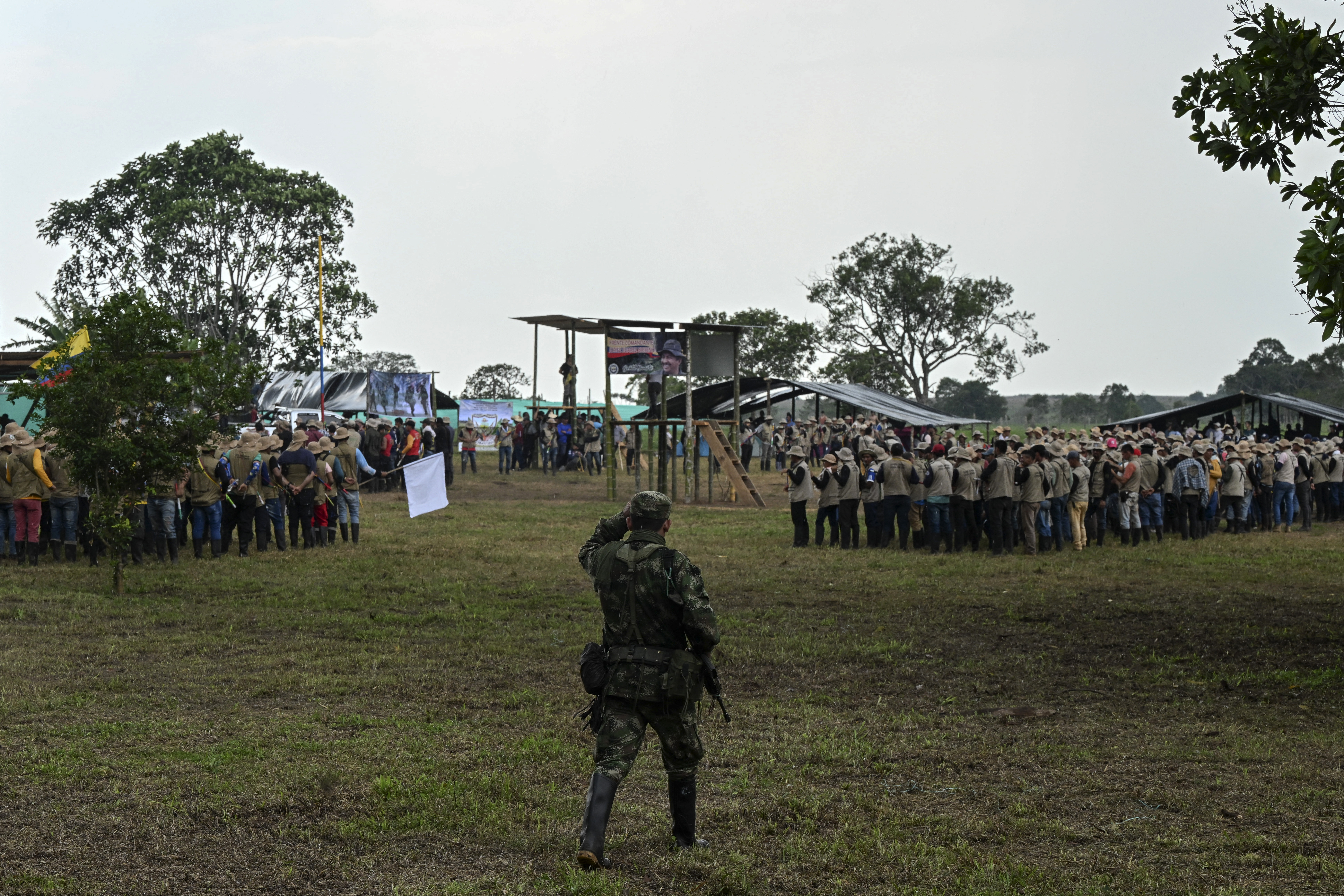 Con propuesta de instalar mesa en Noruega, arranca diálogo con disidencias de Farc