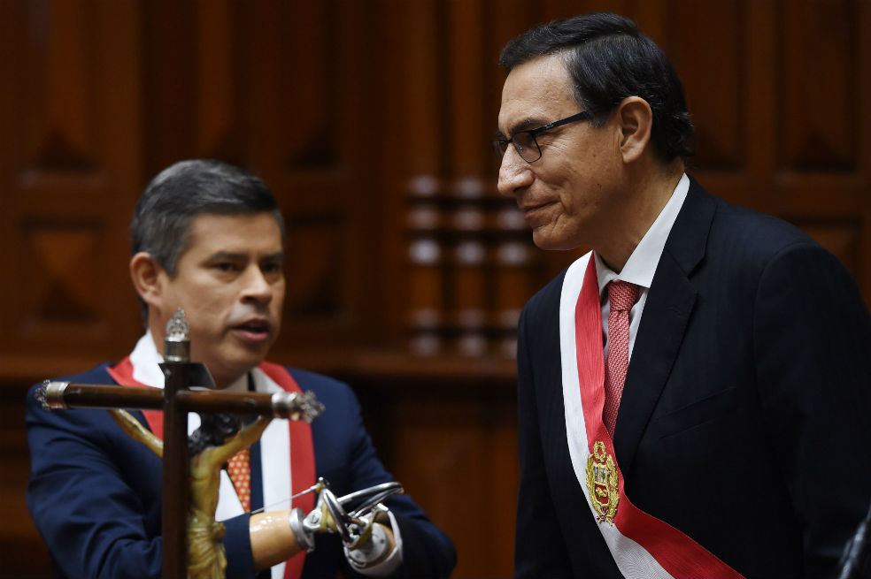 Martín Vizcarra jura como nuevo presidente de Perú
