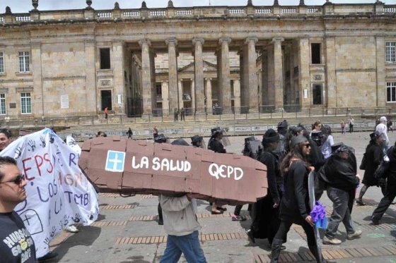 En 2013 se realizaron marchas multitudinarias para exigir el saneamiento de deudas en el sector salud./ Archivo