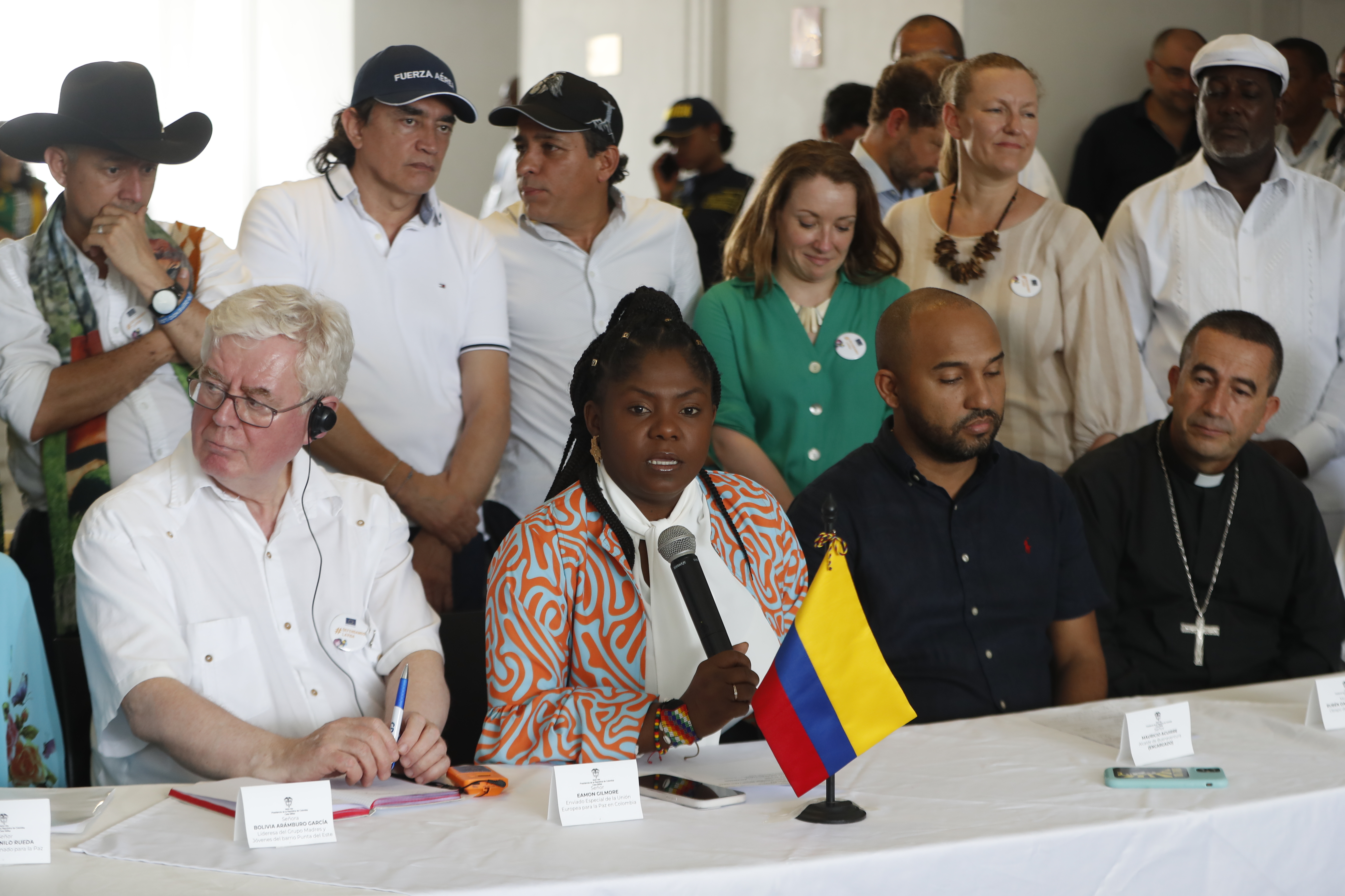 “Es de alegría que Buenaventura pueda hacer el alumbrado en paz”: vicepresidenta