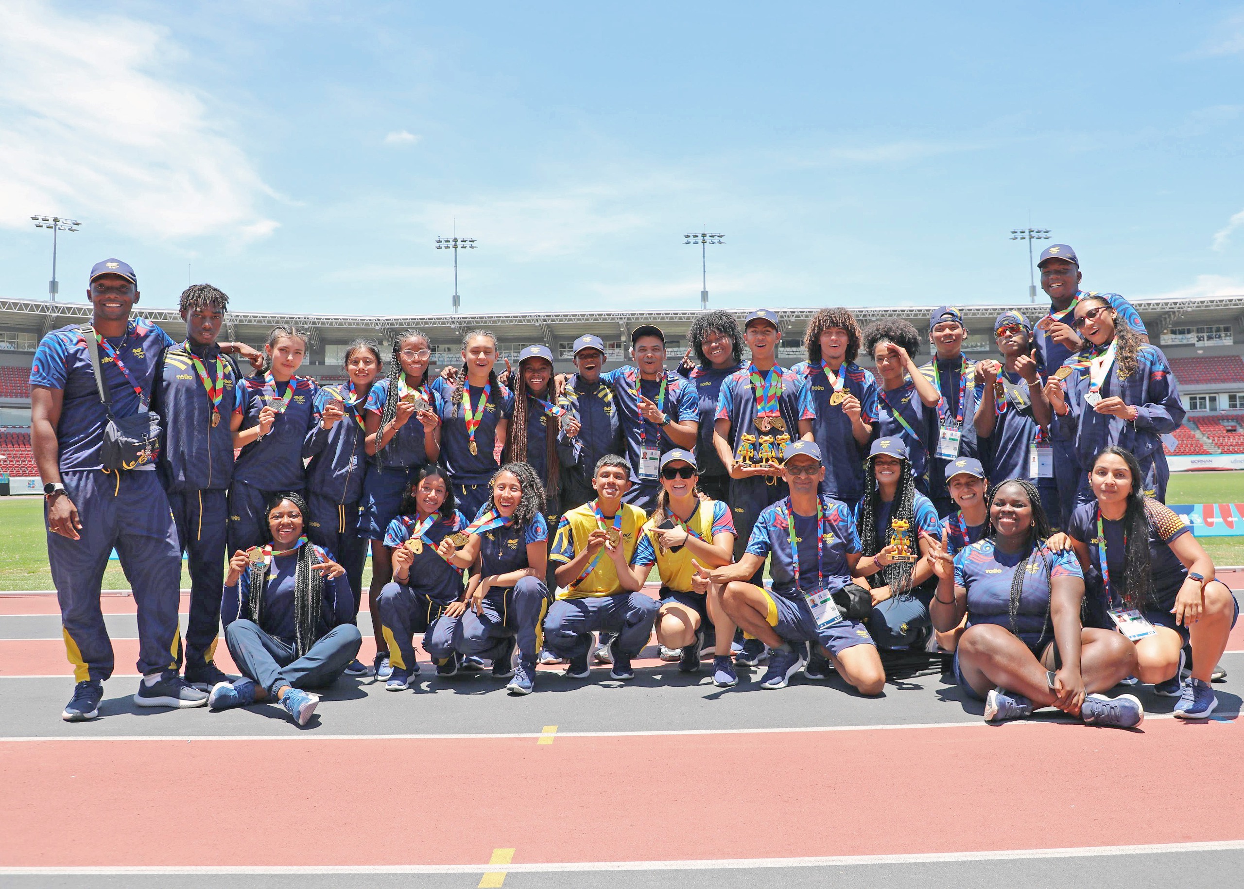 El equipo de atletismo que representó a Colombia en los Suramericanos de Panamá.