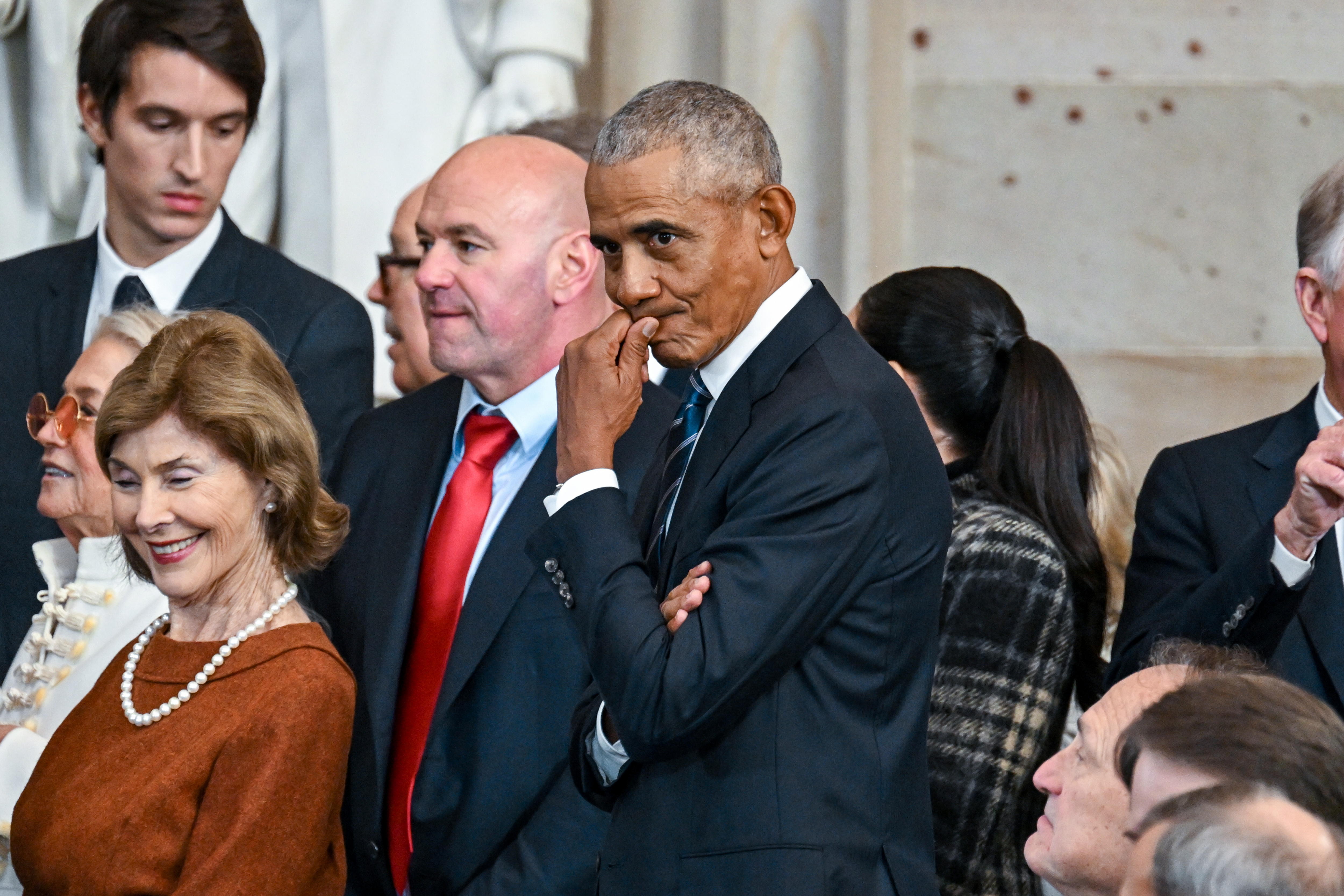 Obama reaparece y advierte de peligros para la democracia: esto fue lo que dijo