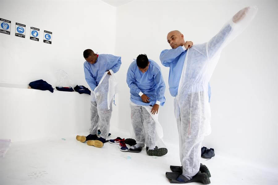 De manera artesanal adecúan ambulancias en Cali para trasladar pacientes con COVID-19