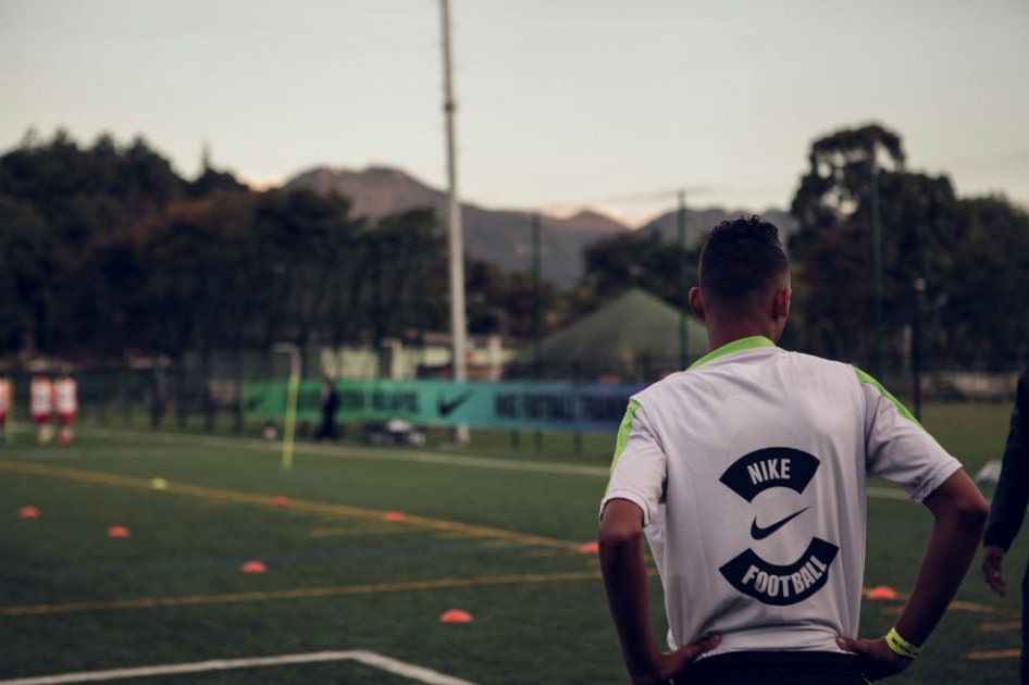 Convocatoria busca jóvenes talentos colombianos para jugar en Inglaterra