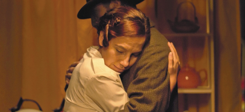 “Raquel”, romper la escena, crear una historia
