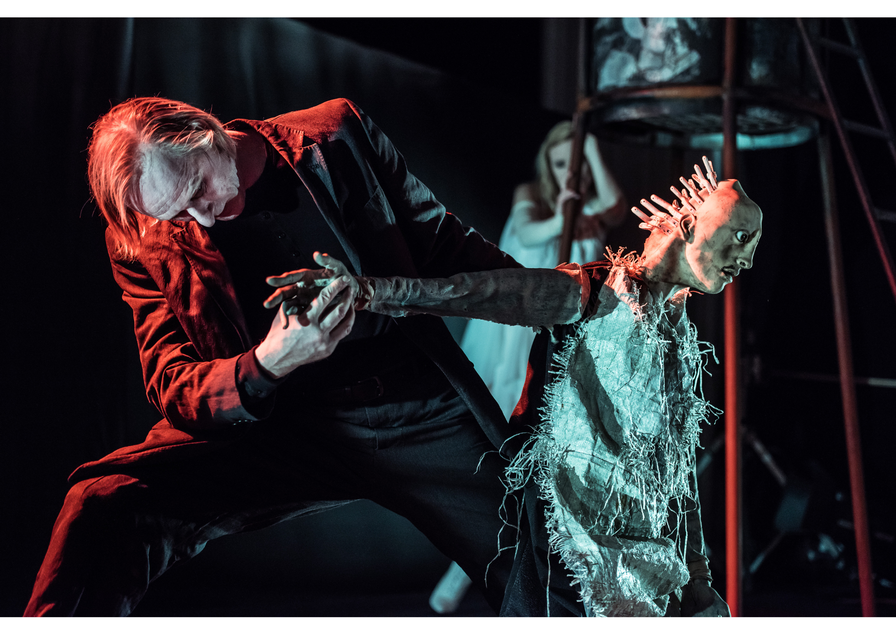 El arte contemporáneo llega al Teatro Mayor a través del FIAV