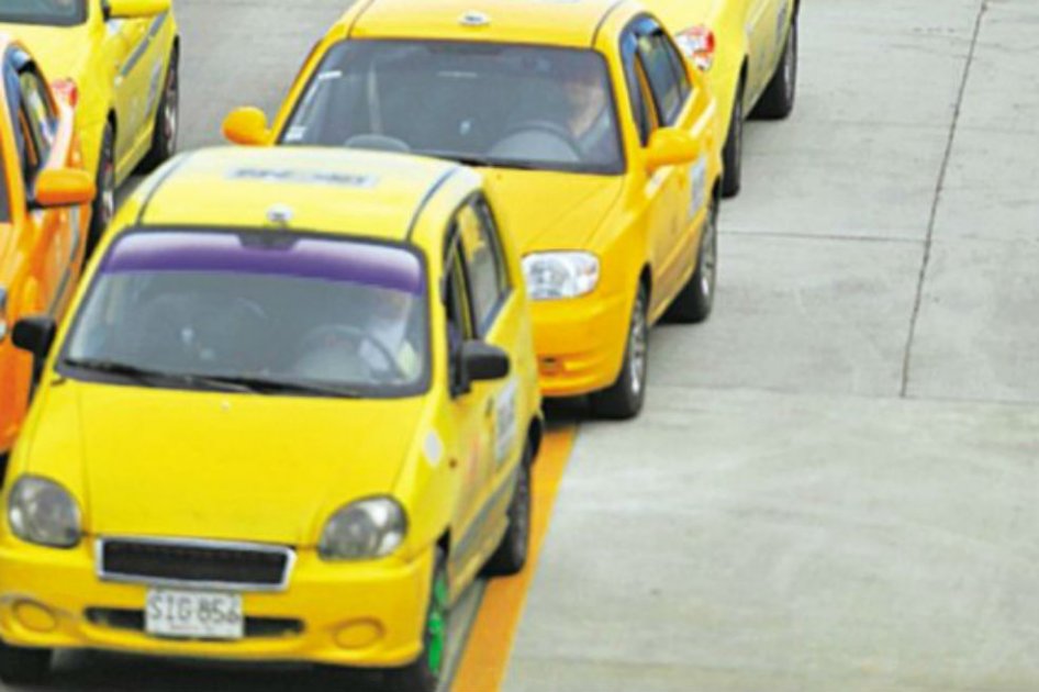 Empiezan a regir nuevas tarifas de taxis en Bogotá: la mínima ahora es de $4.100