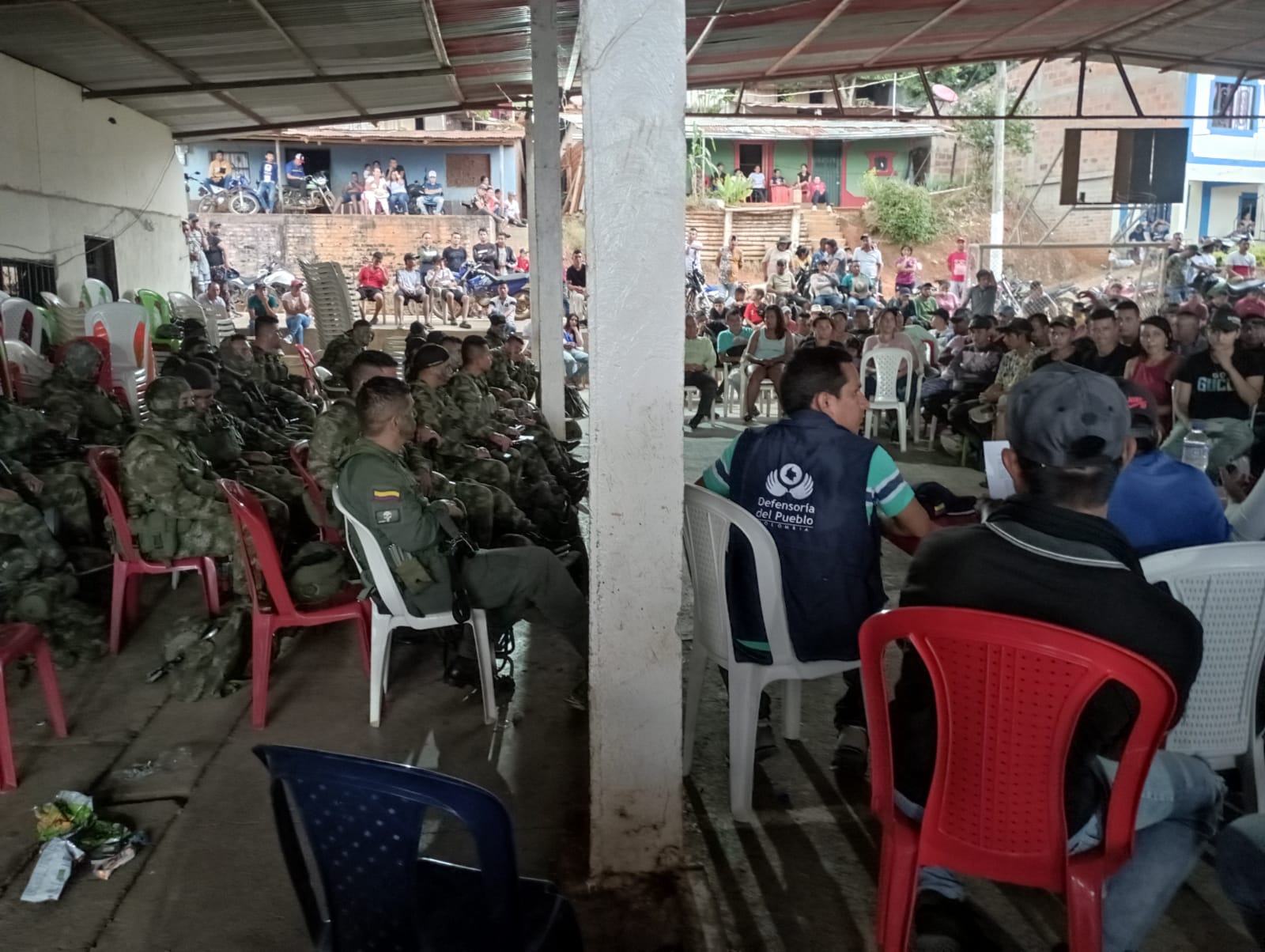 Comunidad dejó en libertad a militares que estaban retenidos en Cauca