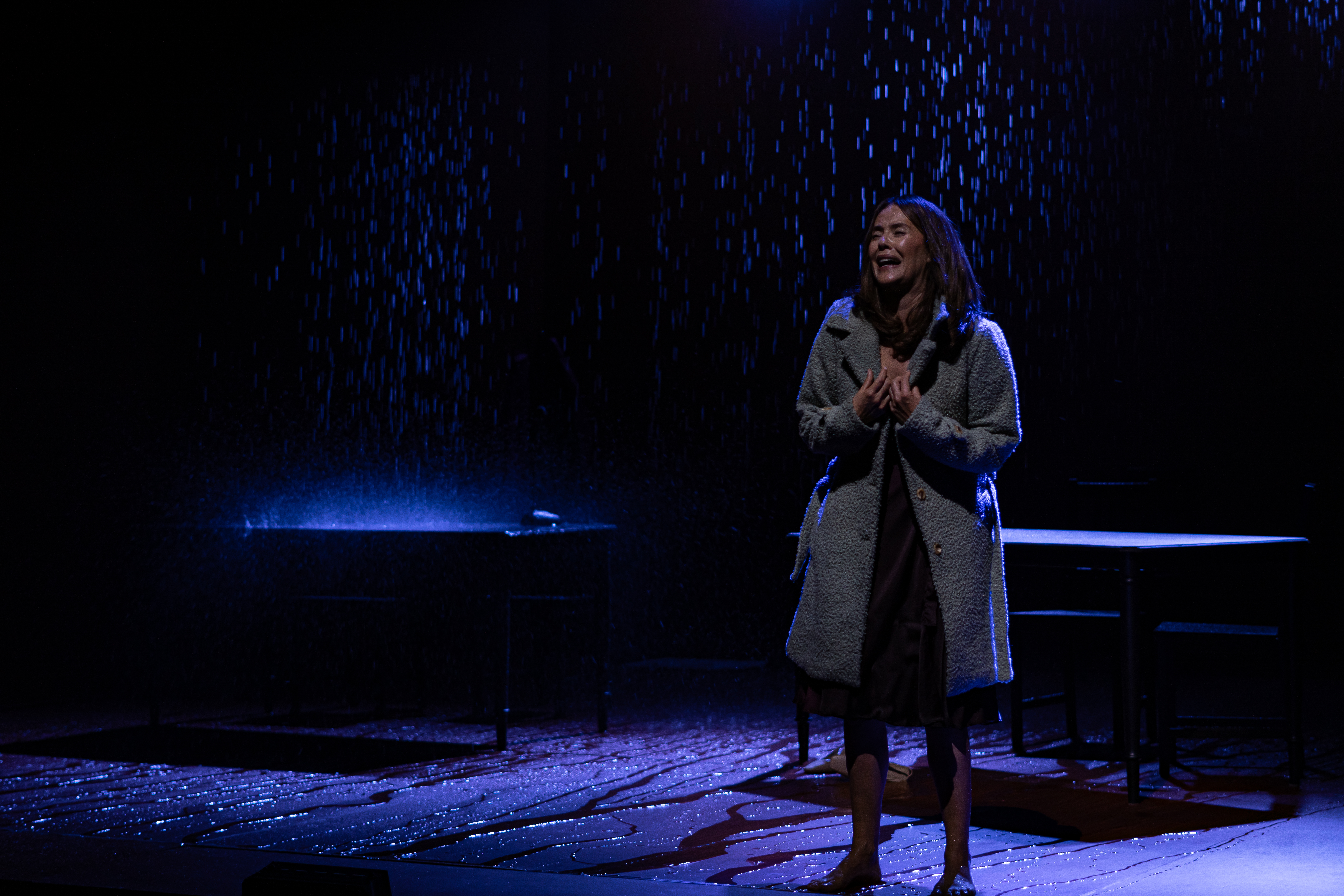 Cristina Umaña es quien interpreta a Teresa, la protagonista de Prima Facie. Con esta obra, la actriz regresa al teatro.