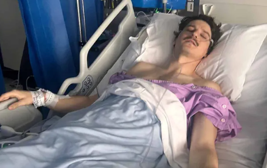 Bajista de reconocida banda australiana fue diagnosticado con cáncer en etapa 4