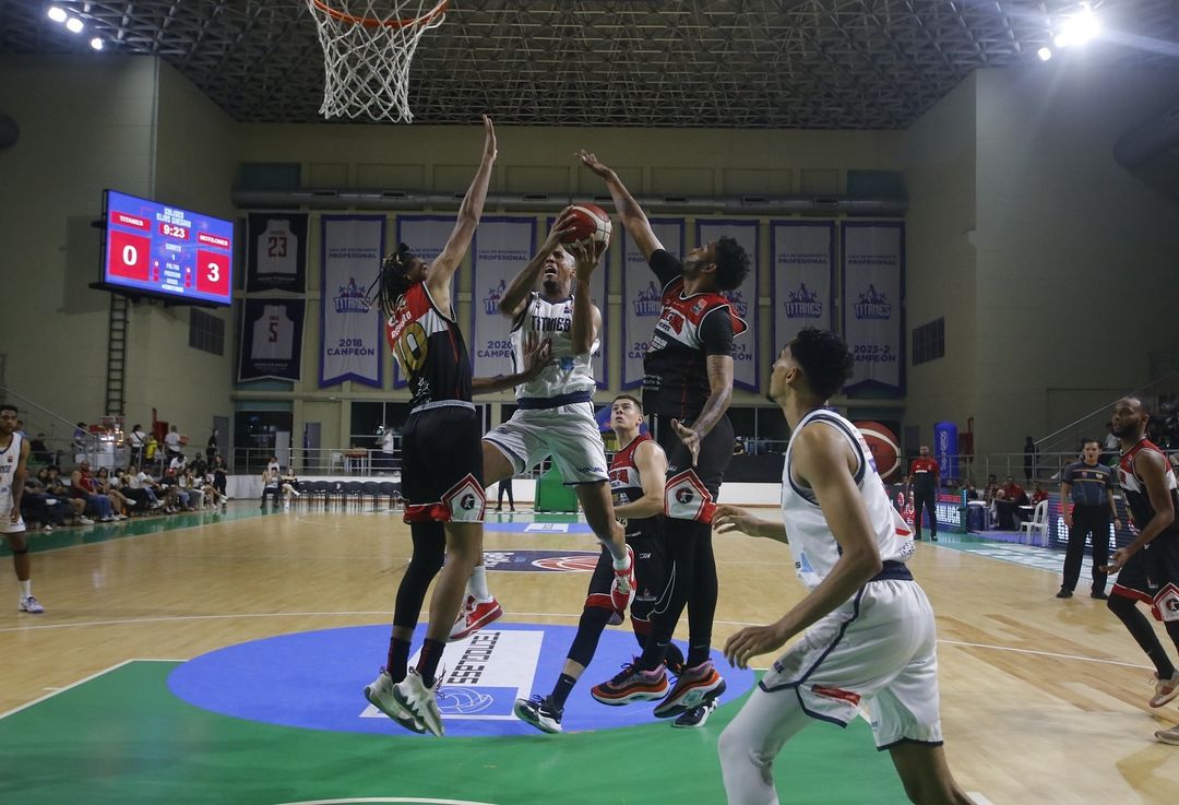 Titanes de Barranquilla y Caribbean Storm Llaneros son los favoritos al título.