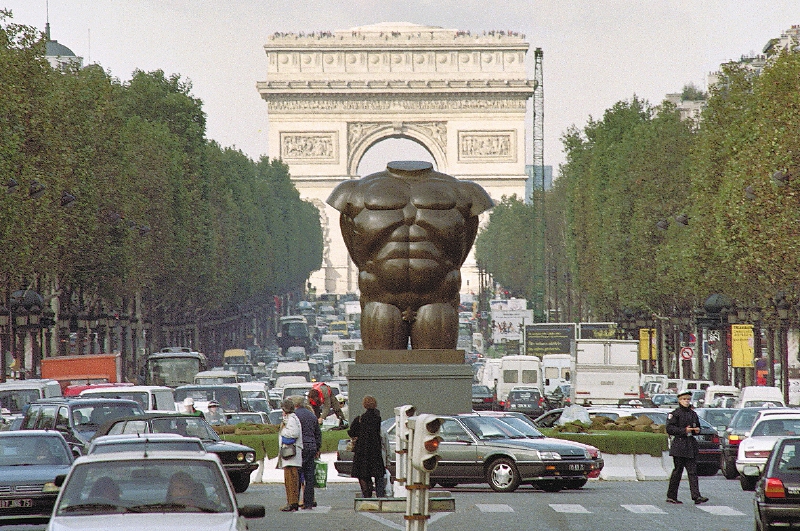 Desde Francia, Macron rindió homenaje a Fernando Botero: “Era fuera de lo común”