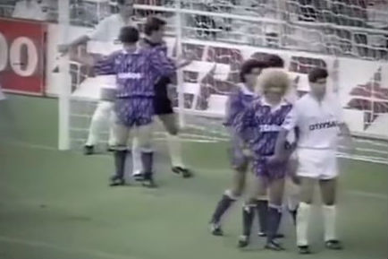 #TócatelasConFútbol, la curiosa campaña del “Pibe” contra el cáncer testicular